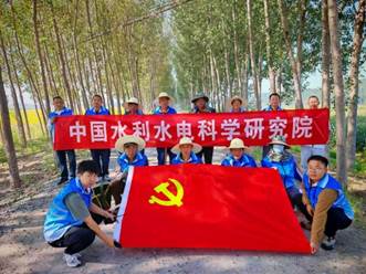 图片包含 人, 户外, 男人, 人们
AI 生成的内容可能不正确。