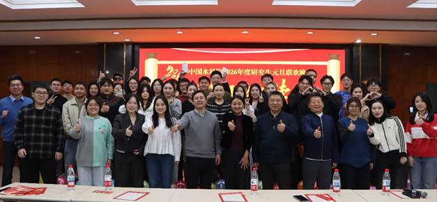 一群人在餐厅里

AI 生成的内容可能不正确。